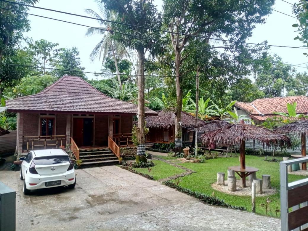 Giazvillacarita Sukarame Luaran gambar